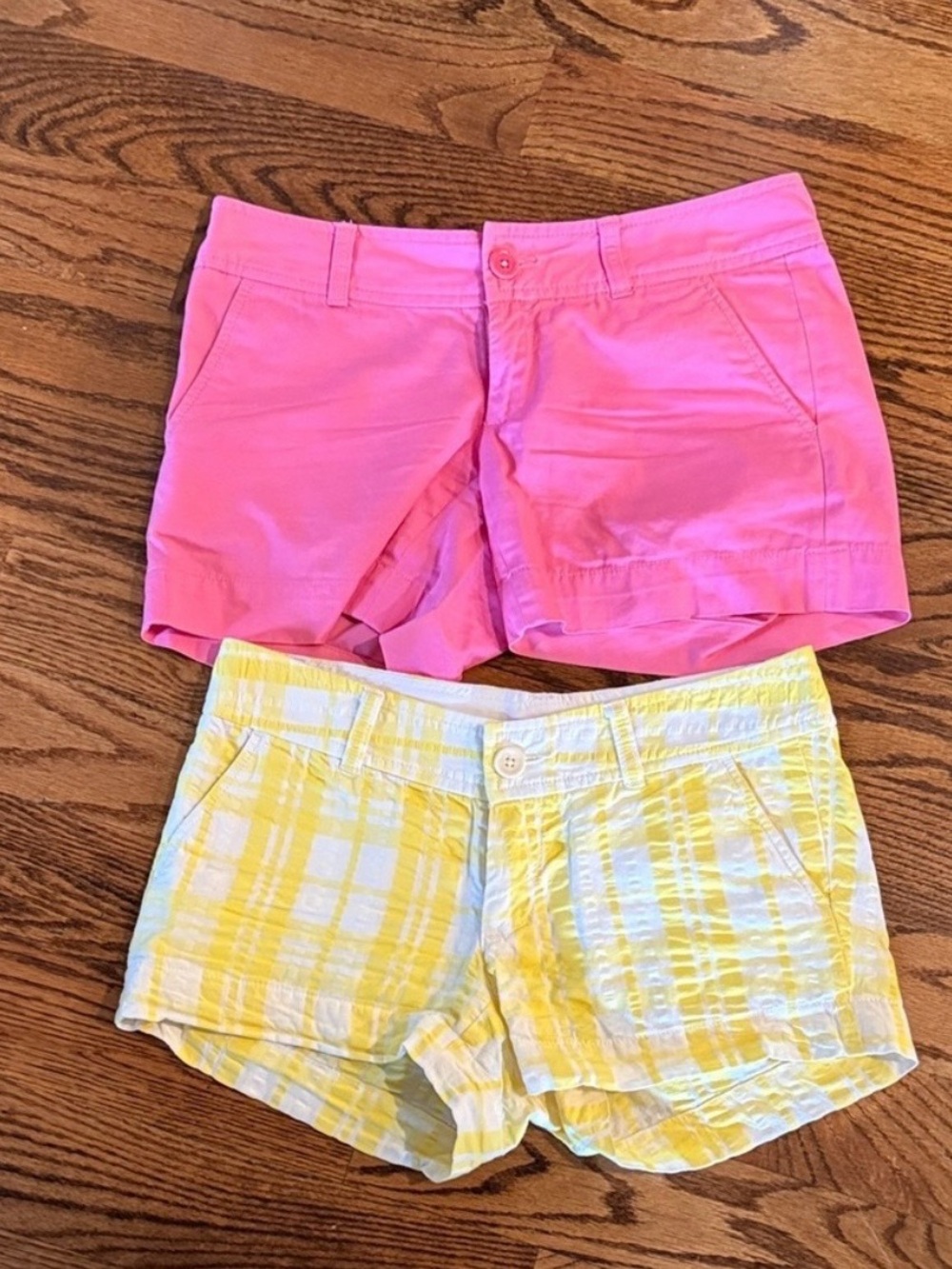 Lilly Pulitzer bundle of pink and yellow seersucker shorts size 00 EUC